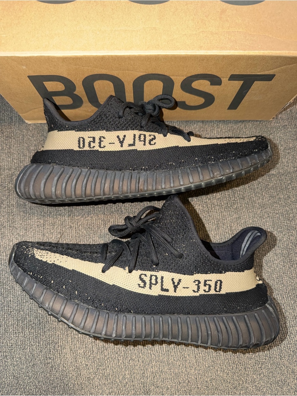 Adidas Yeezy Boost 350 V2 ‘Core Black Green’ Size 9M